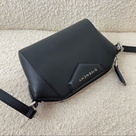 Givenchy Antigona Nano leather purse crossbody bag - Picture 8 of 13